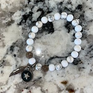 Lucky Brand White Howlite Beaded Stretchy Charm Bracelet